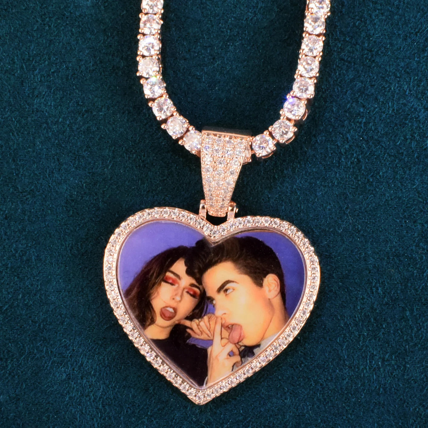 Collier personnalisé en forme de cœur avec photo et pendentif en forme de médaillon, dos solide, une rangée de zircons, pour hommes et femmes, bijoux Hip Hop