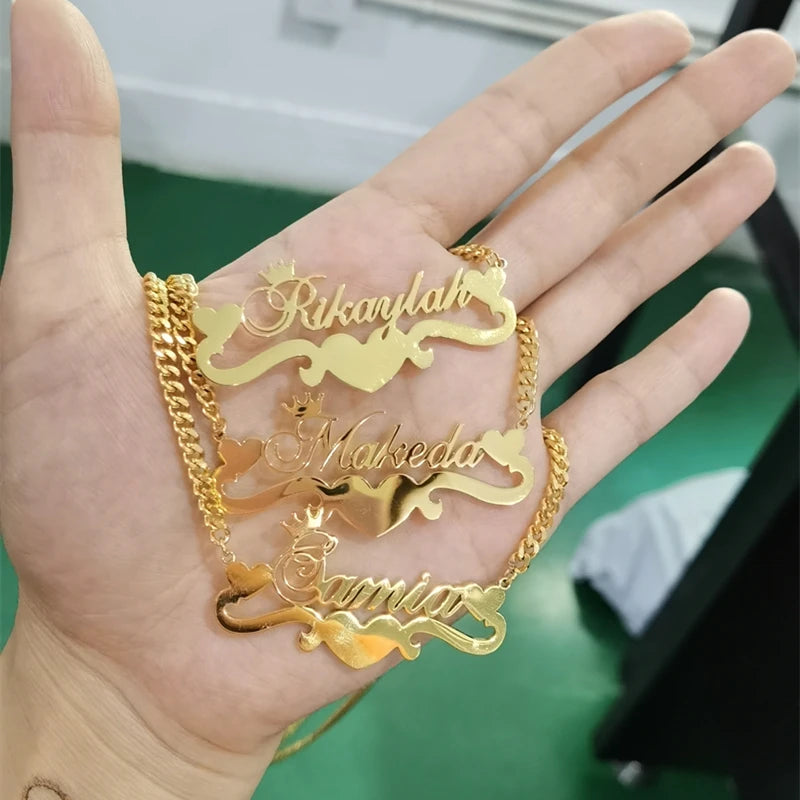 Collier personnalisé avec nom en forme de cœur et ruban en forme de cœur, pendentif en forme de couronne en acier inoxydable, bijoux pour femmes, cadeaux pour meilleurs amis