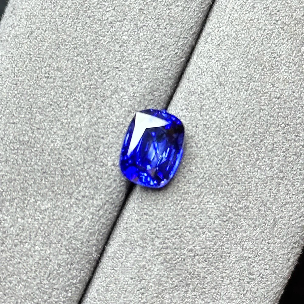 2.05ct Sri Lankan natural unburned sapphire, Royal Blue AIGS certificate, ring pendant, brooch set with main stone and matching
