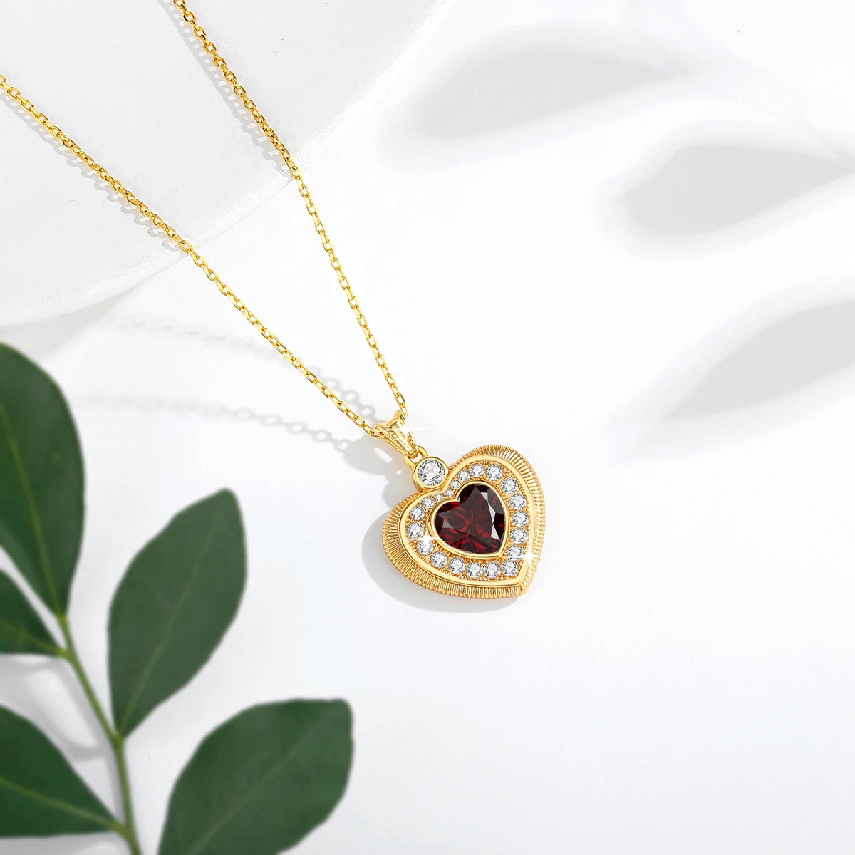 18K Genuine Gold Natural Garnet Pendant Heart Necklace Original Niche Design for Women Anniversary Party Gift Fine Jewelry