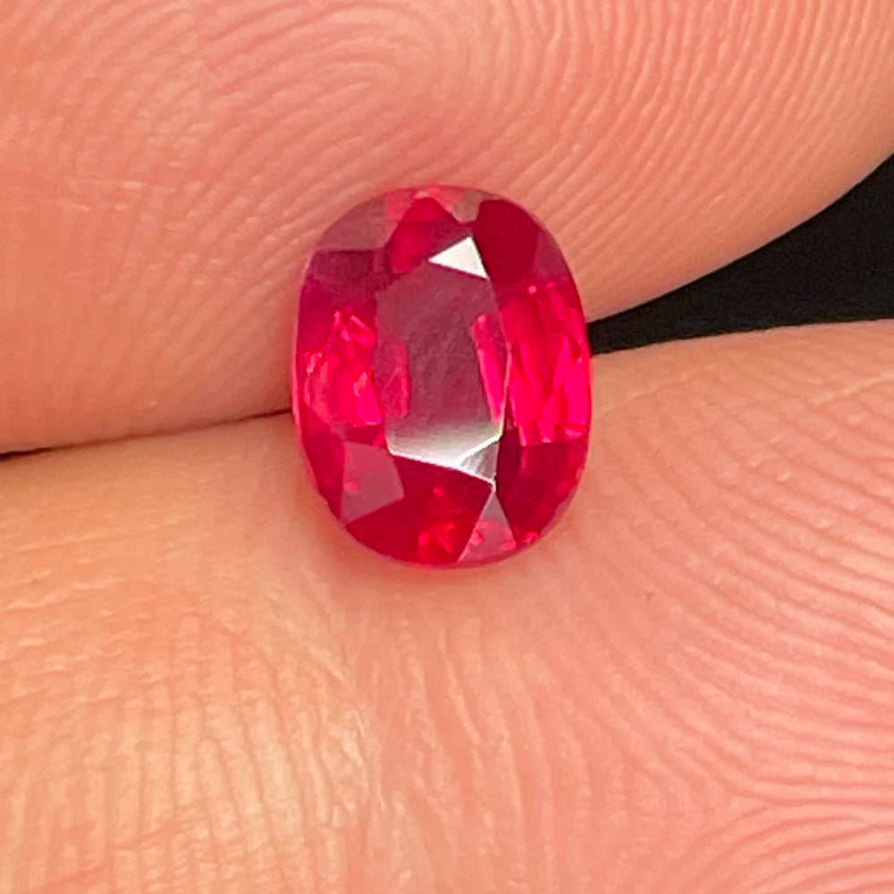 Ruby Gemstone Natural Ruby Pigeon Blood Ruby 2.1ct Oval No Heating AIGS Certificate Ring Pendant Earth High And Customization