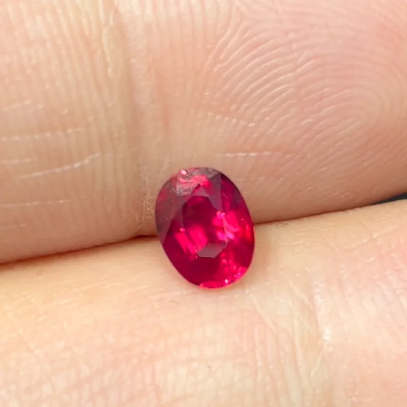 Natural No Heating Pigeon Red Ruby 1.02ct Gemstone High End Customization Jewelry With International Reports