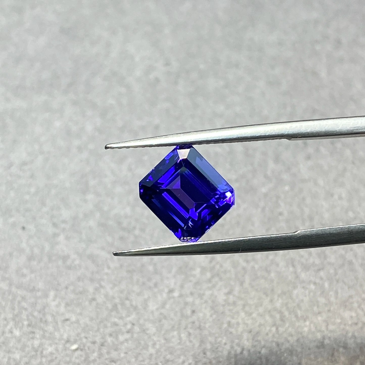 Vivid Blue Natural Tanzanite Small octagonal Cut 3.96ct VVS Loose Gemstone Customize