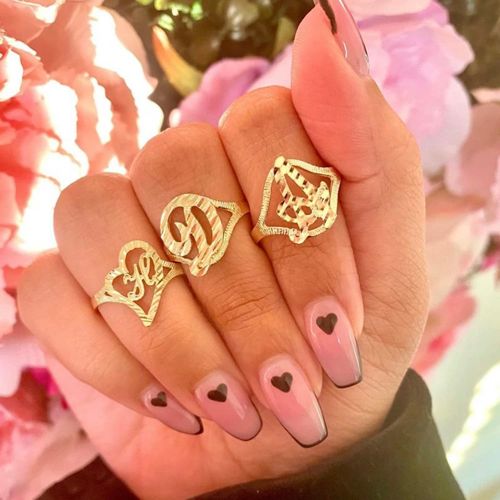 Bague personnalisée avec nom pour la fête des mères, bagues en forme de cœur AZ personnalisées, 26 lettres, bague réglable avec nom pour femme, meilleur cadeau pour petite amie
