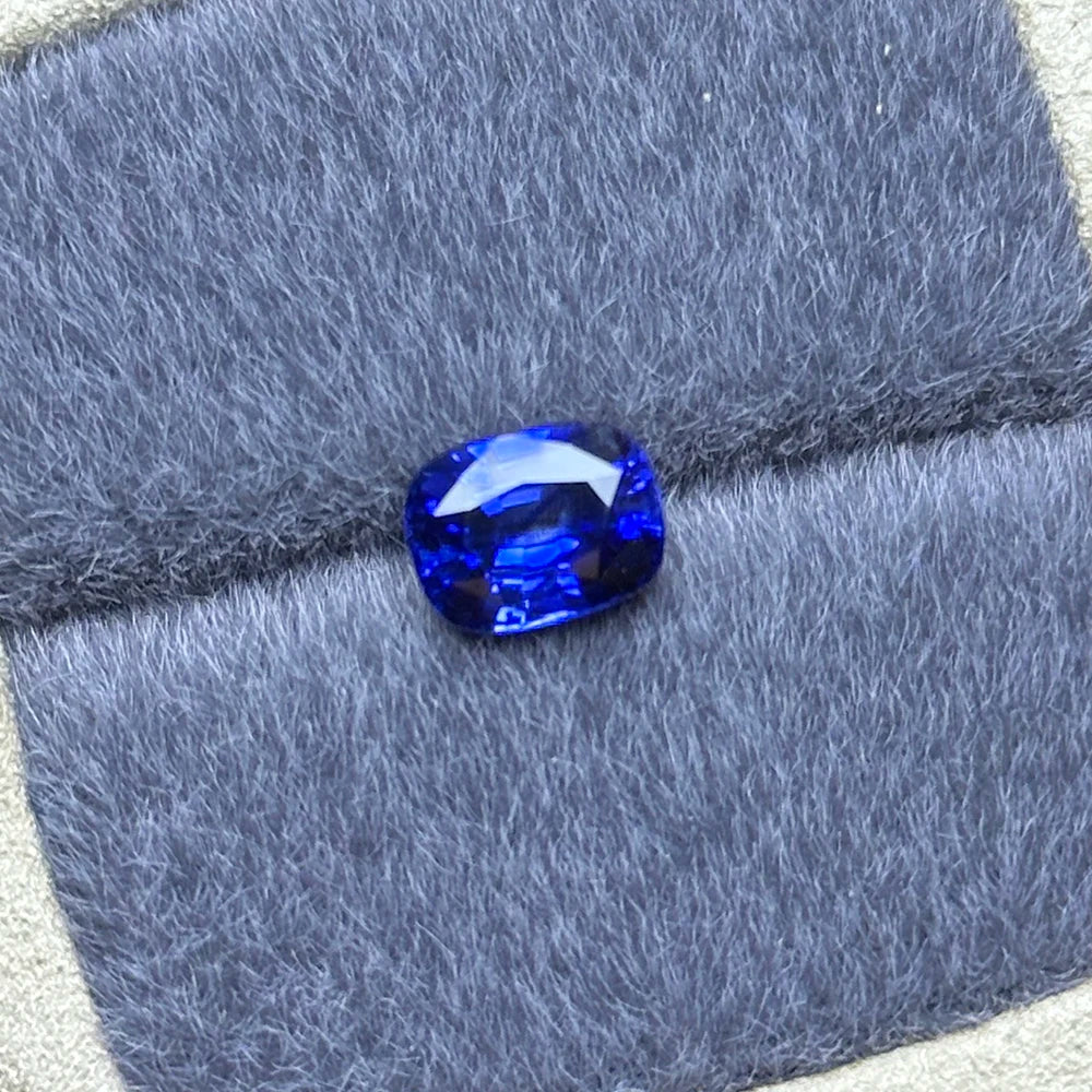 2.05ct Sri Lankan natural unburned sapphire, Royal Blue AIGS certificate, ring pendant, brooch set with main stone and matching