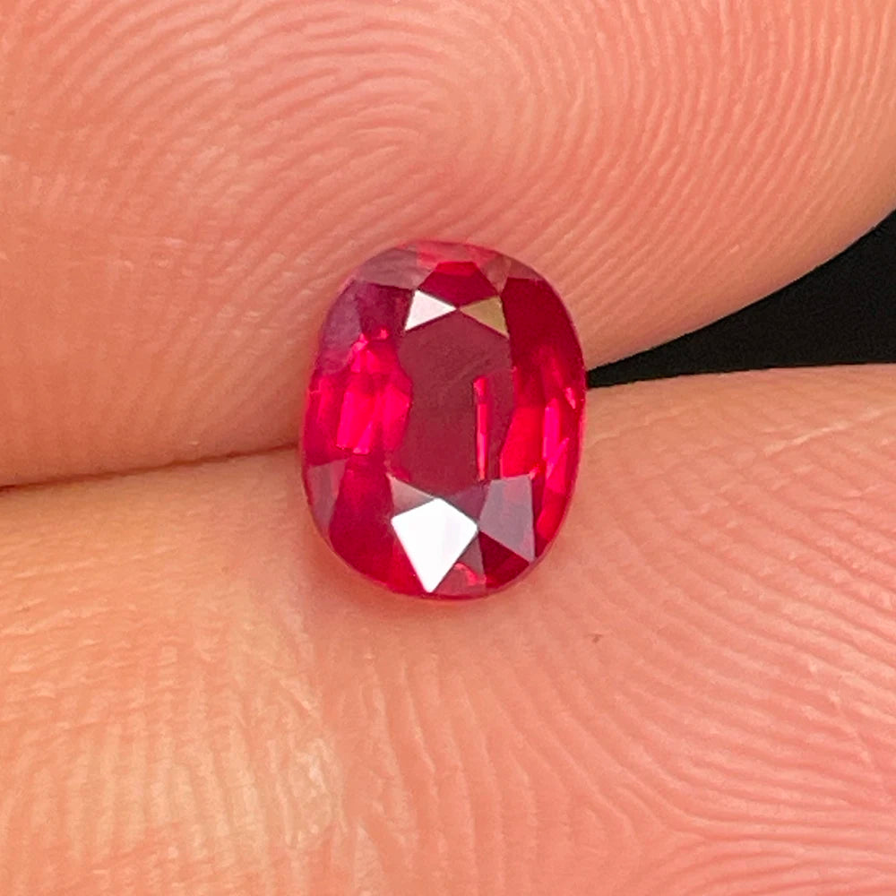 Ruby Gemstone Natural Ruby Pigeon Blood Ruby 2.1ct Oval No Heating AIGS Certificate Ring Pendant Earth High And Customization