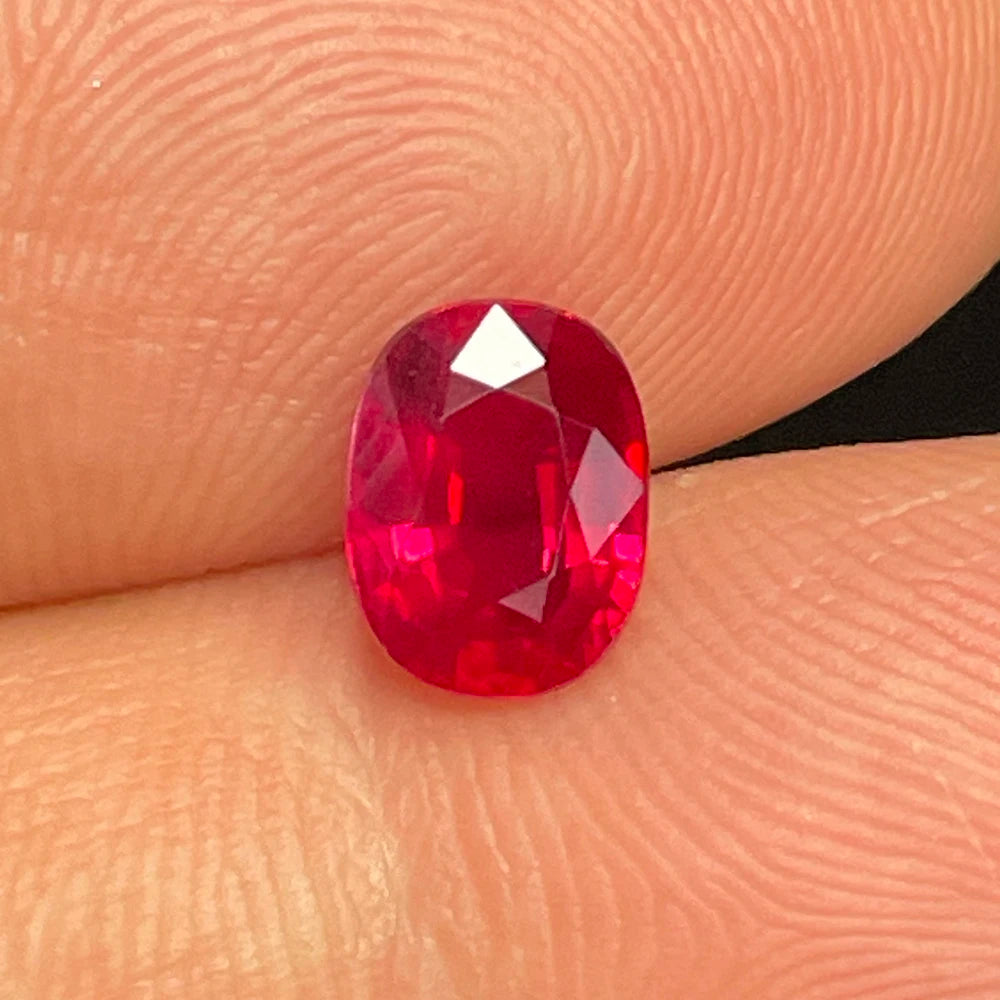 Ruby Gemstone Natural Ruby Pigeon Blood Ruby 2.1ct Oval No Heating AIGS Certificate Ring Pendant Earth High And Customization