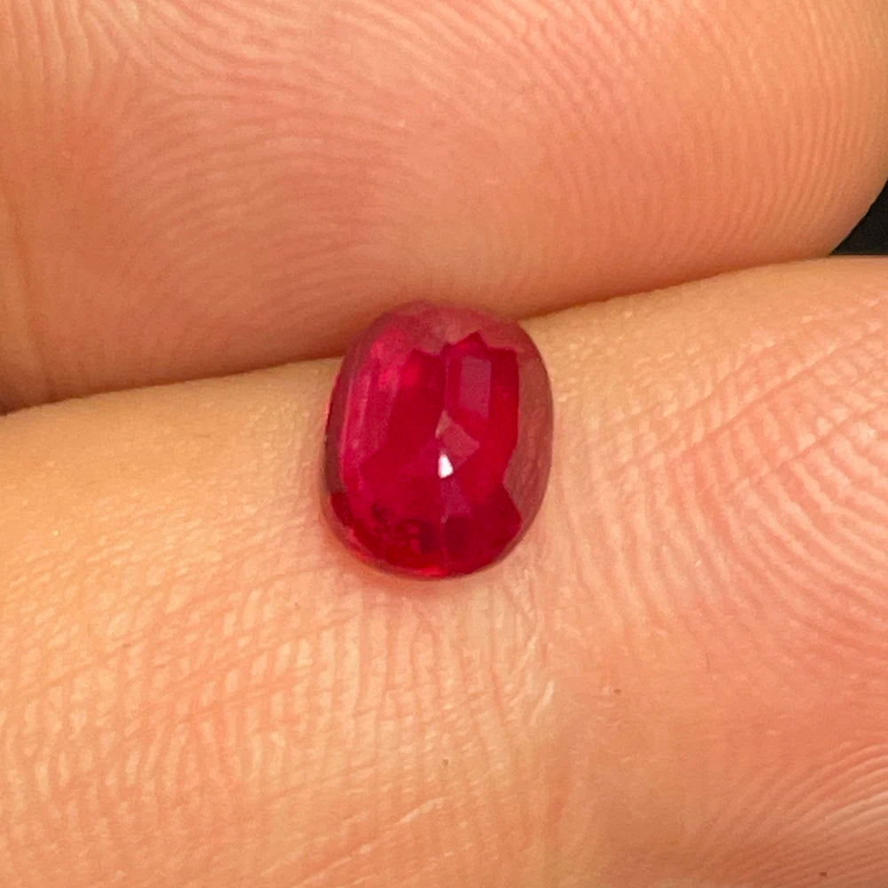 Ruby Gemstone Natural Ruby Pigeon Blood Ruby 2.1ct Oval No Heating AIGS Certificate Ring Pendant Earth High And Customization