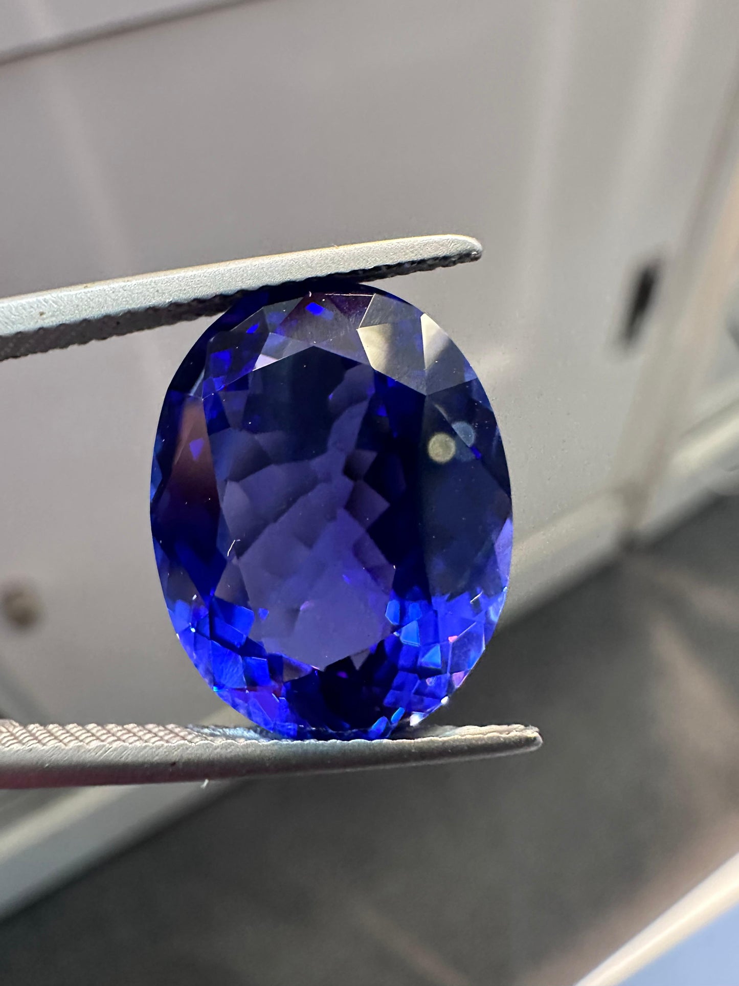 Royal Blue Elegant Tanzanite Blue Oval Brilliant Cut 12.56ct Loose Gemstone
