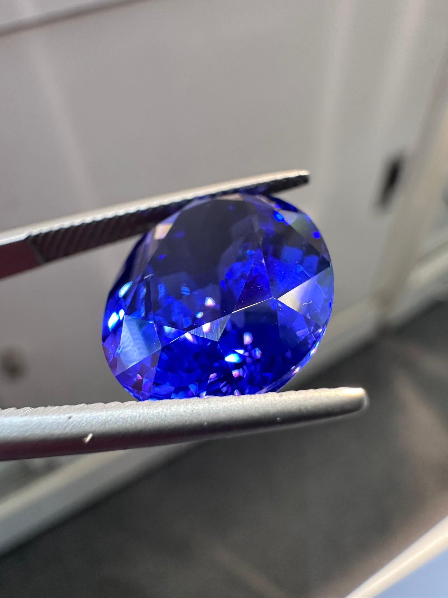 Royal Blue Elegant Tanzanite Blue Oval Brilliant Cut 12.56ct Loose Gemstone