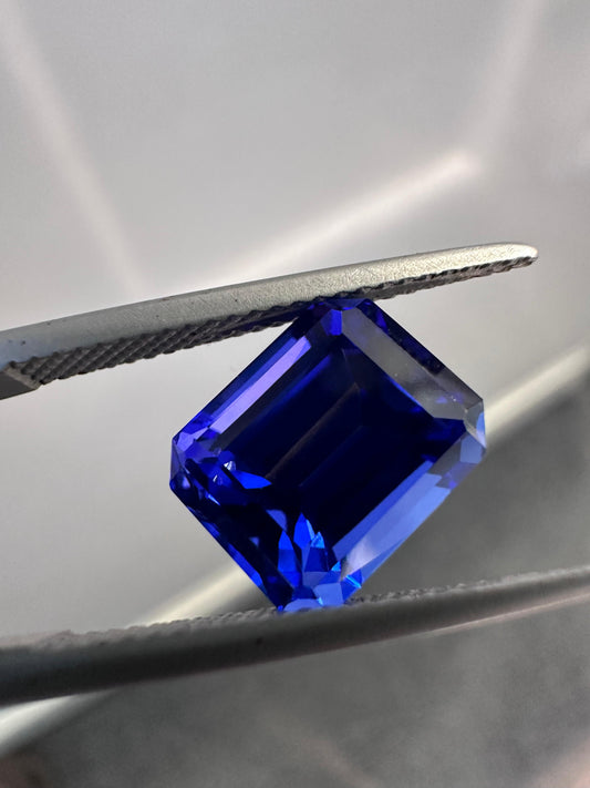 Royal Blue Elegant Tanzanite Blue Octagonal Brilliant Cut 6.09ct  Loose Gemstone